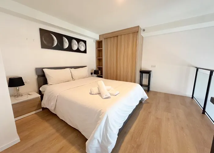 Bts Onnut Loft Quiet Netflix Rooftop Bar Apartment Bangkok
